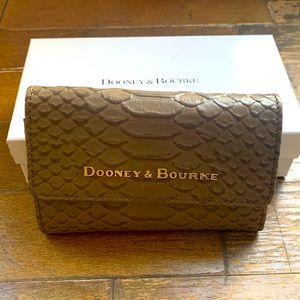Dooney & Bourke wallet